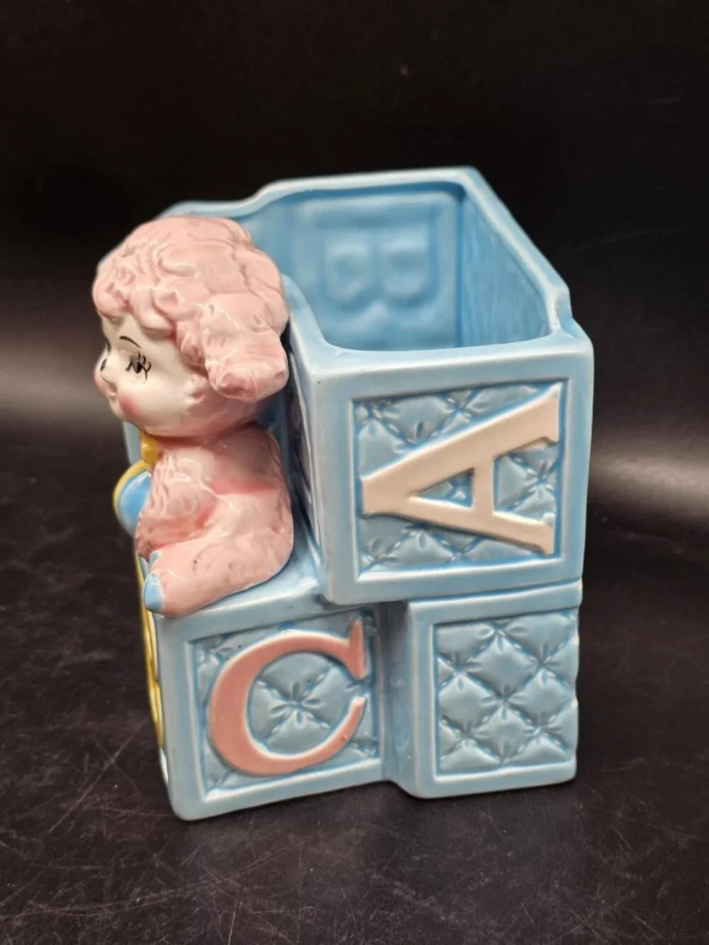 Unbranded vintage ceramic